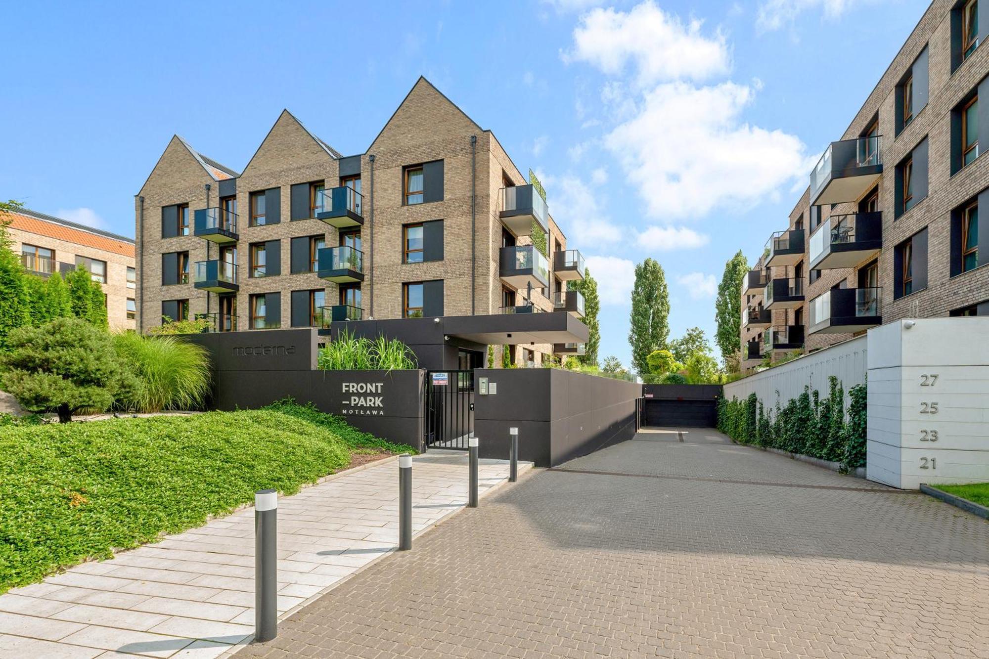 Front Park Apartments With Parking By Lion Apartments Gdansk Exterior photo